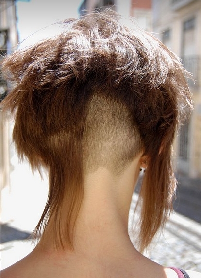 asymetryczne fryzury krótkie uczesanie damskie zdjęcie numer 123A